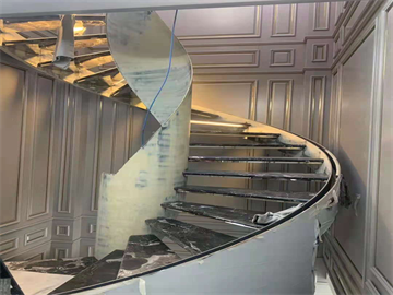 中海御湖世家別墅旋轉(zhuǎn)樓梯